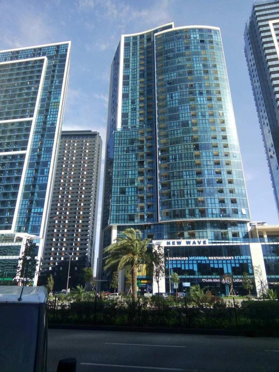 New Wave 2 Apartment Batumi Luaran gambar